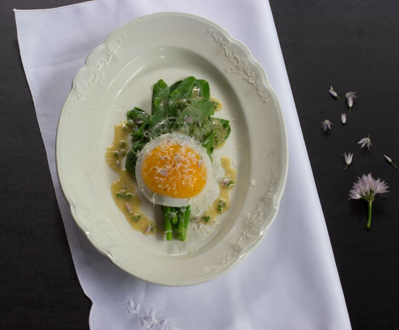 milkweed shoots with a duck egg and chives_-3