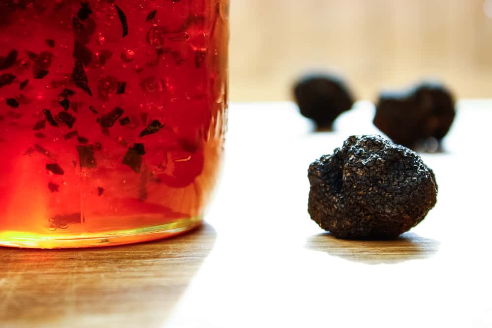 Black truffle honey