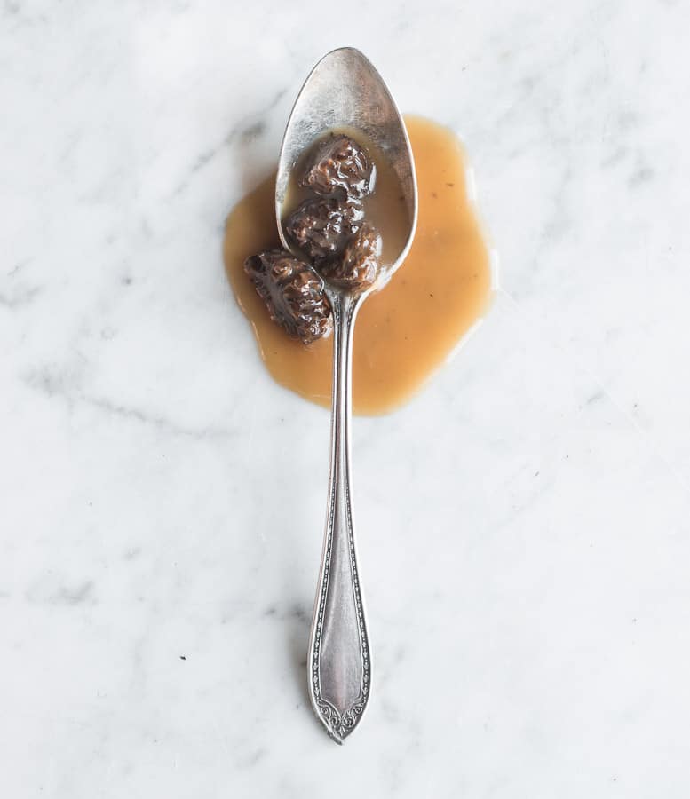 Dried morel mushroom gravy 