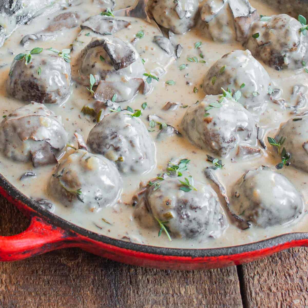 Venison meatballs in Ischnoderma mushroom gravy 