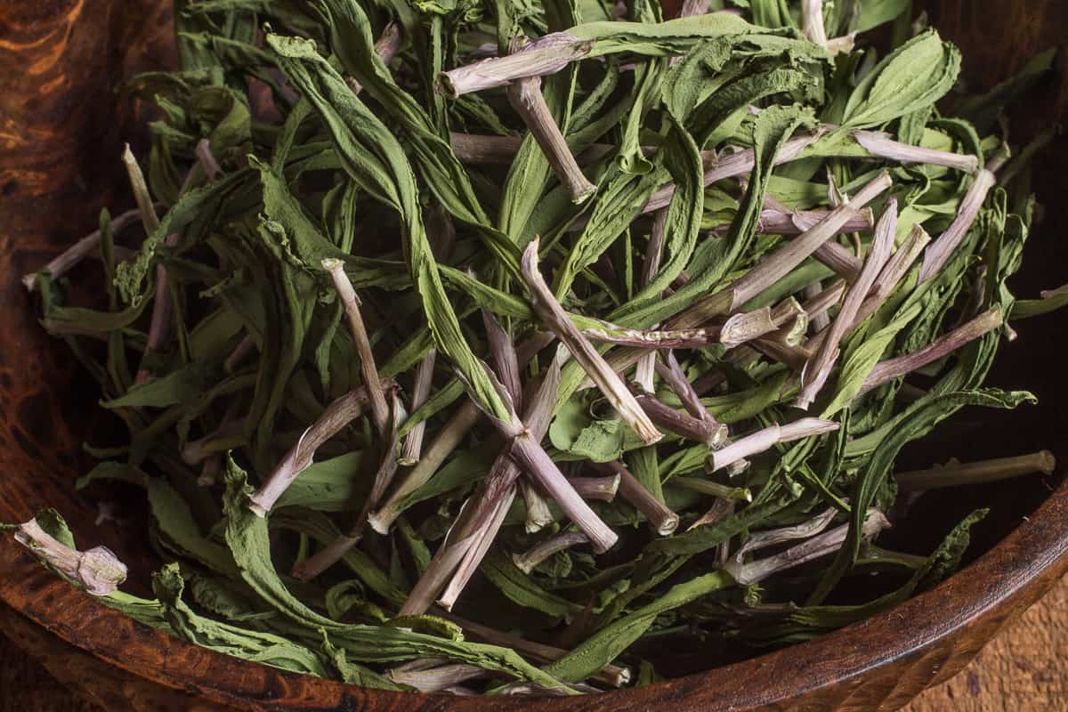 Dried ramp leaves 