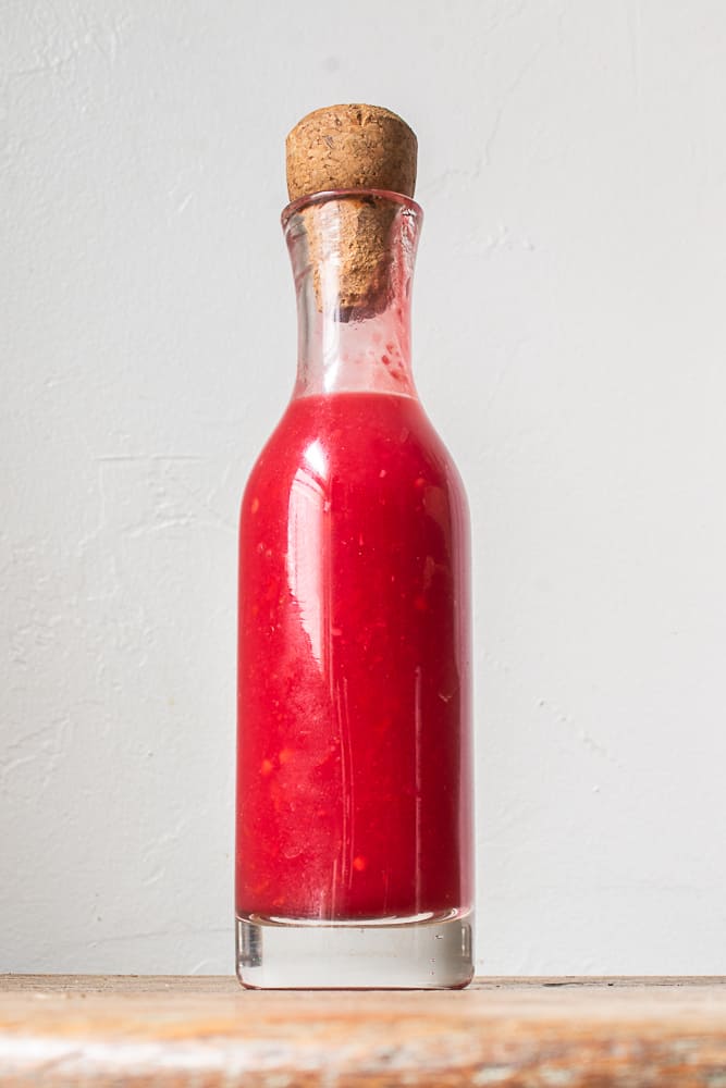 Easy Homemade Fermented Sriracha Sauce Recipe 2023 - AtOnce