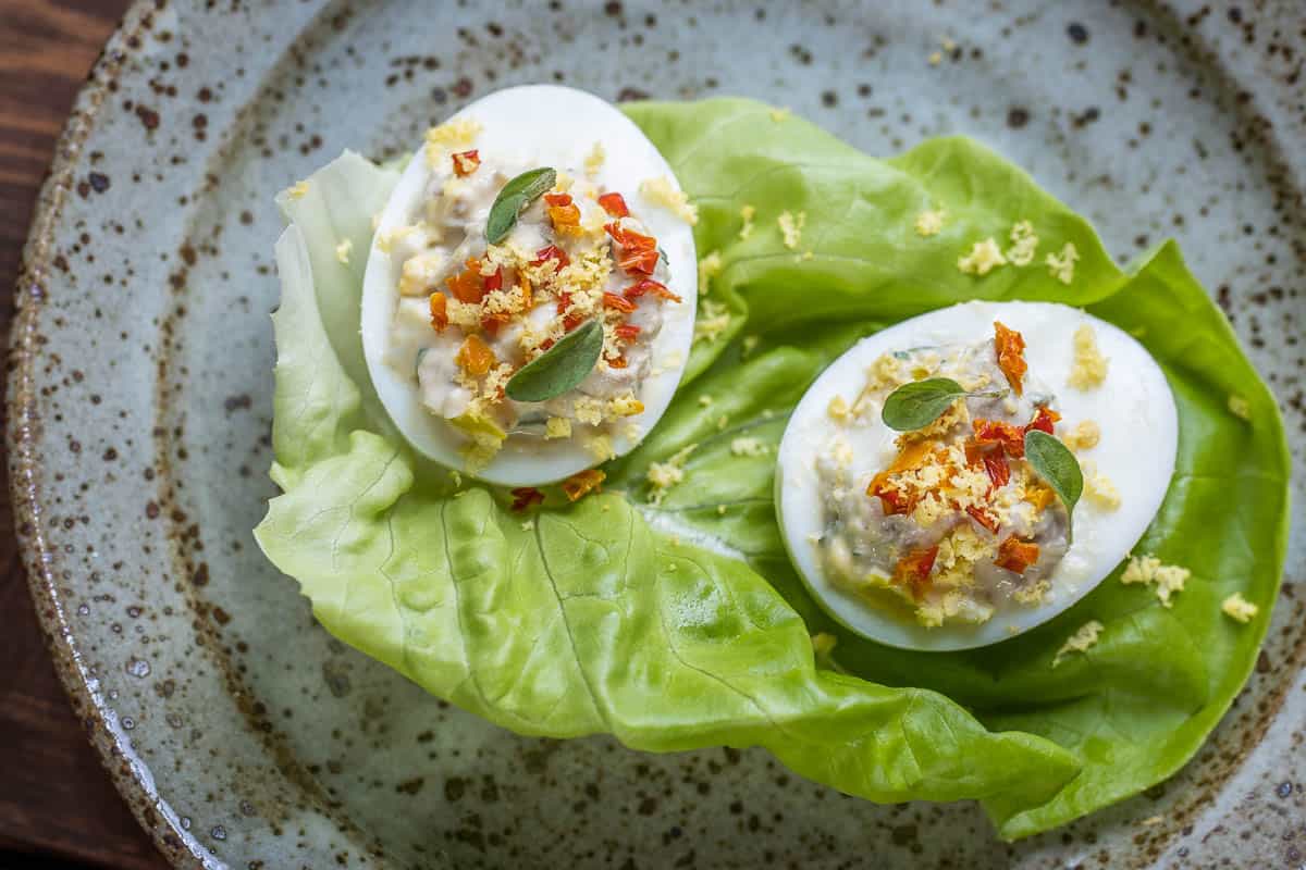 lamb brain recipe in eggs on lettuce 