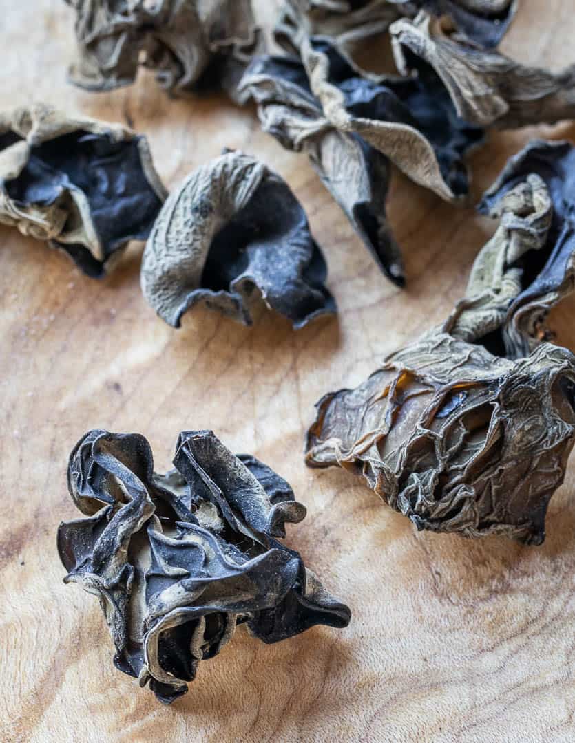 dried wood ear mushrooms