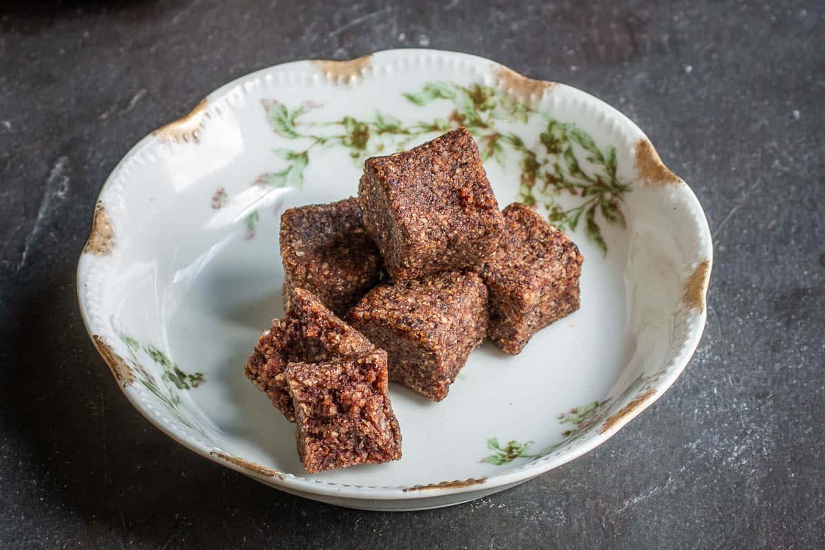 Chokecherry-sunflower cookies