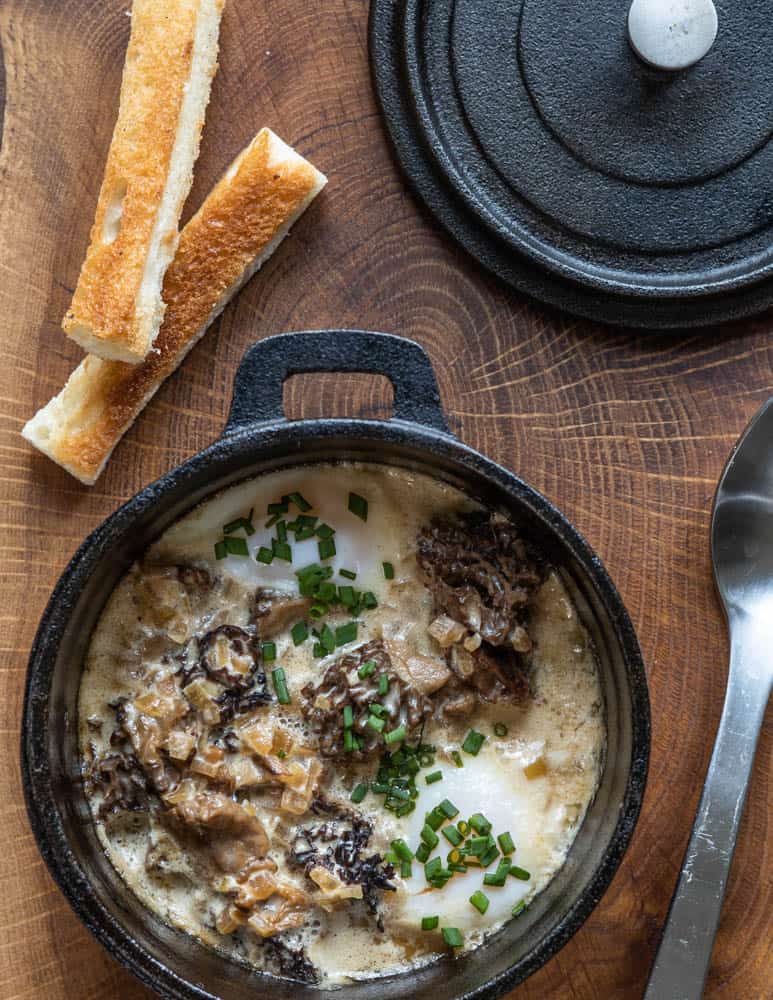 Eggs with morel cream and shrimp Eggs de Gaulle