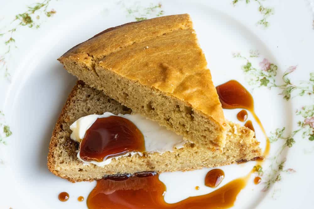 Pollen Bread with pine cone syrup 