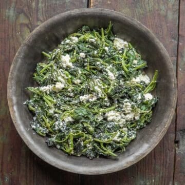Turkish nettle recipe with lor cheese