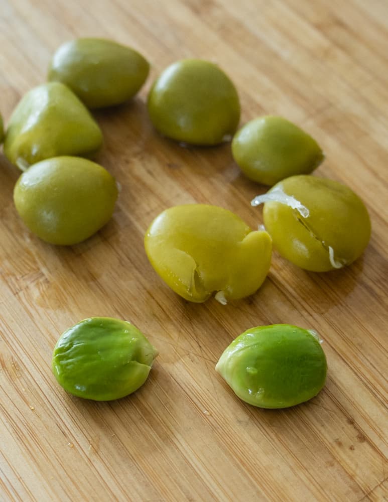 Cooked green or unripe Kentucky coffee beans 