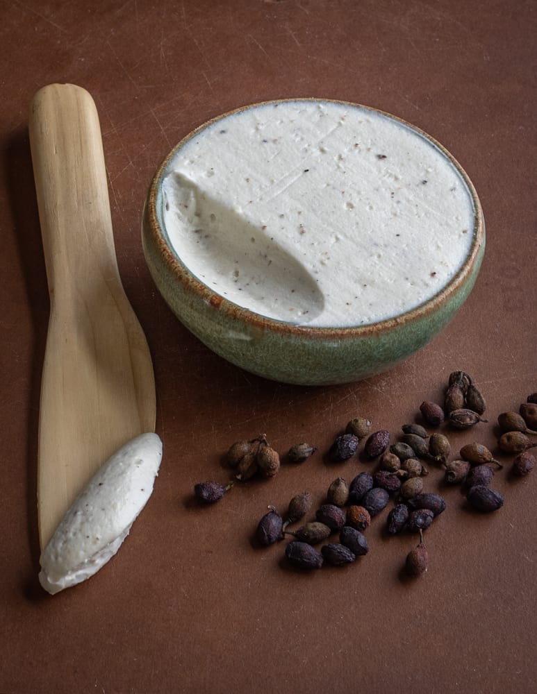 Spicebush cream cheese frosting 