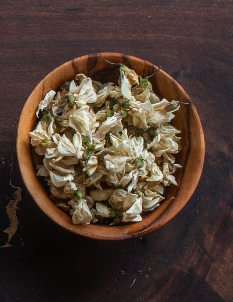 Dried or dehydrated black locust flowers Dried or dehydrated black locust flowers for tea