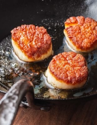 cooking scallops in a carbon steel pan