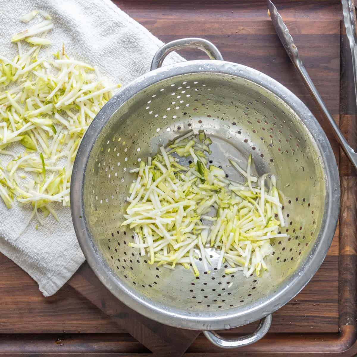 video per: TAGLIAPUNTARELLE alla ROMANA ( Roman chicory ) 