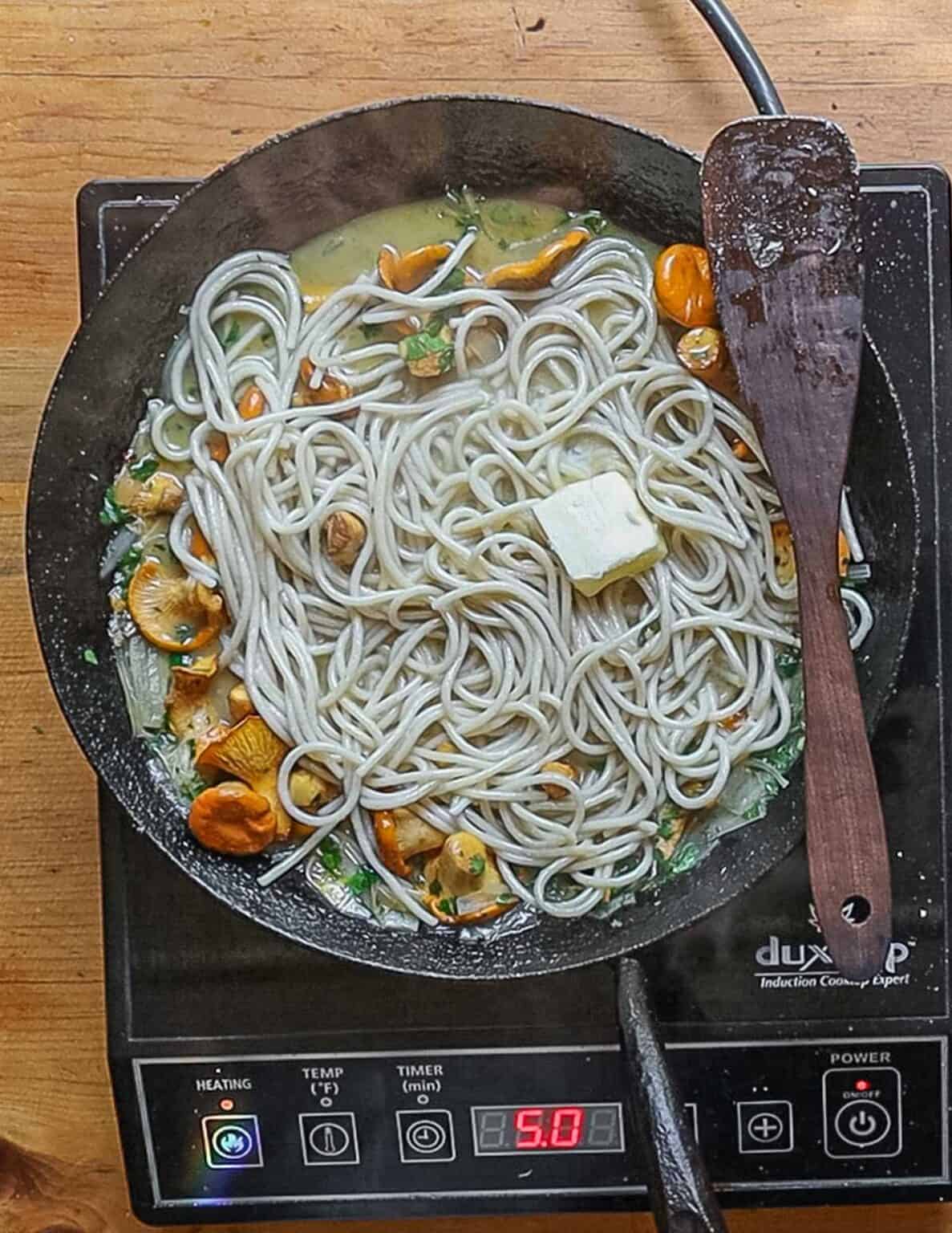 Chanterelle Pasta with Roasted Garlic Wine Sauce Forager Chef