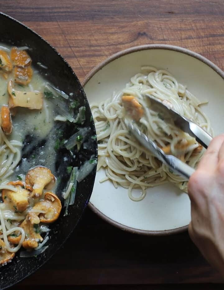 Chanterelle Pasta with Roasted Garlic Wine Sauce Forager Chef